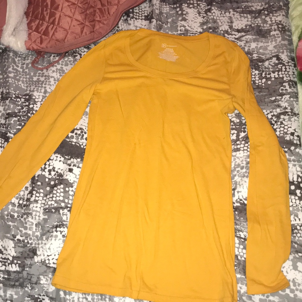Yellow long sleeve shirt